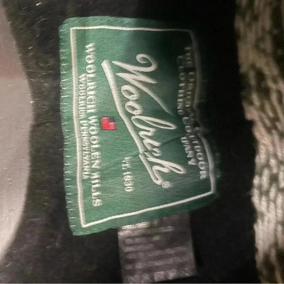 Green Woolrich Snowflake Beanie - Picture 3 of 3